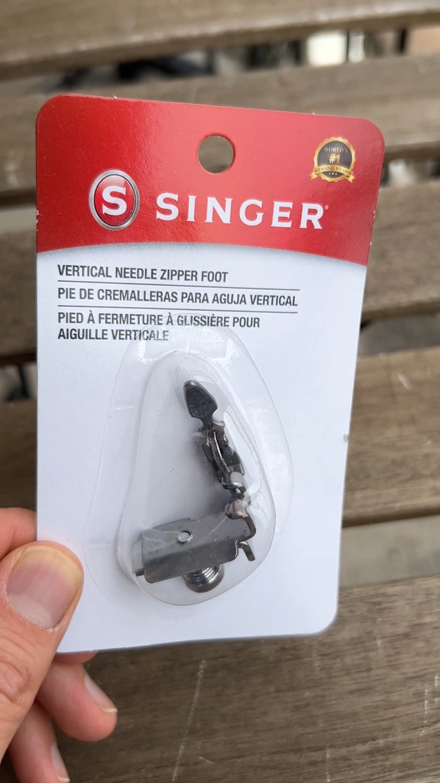 Singer Zipper Foot with Vertical Needle : Amazon.ca: Home